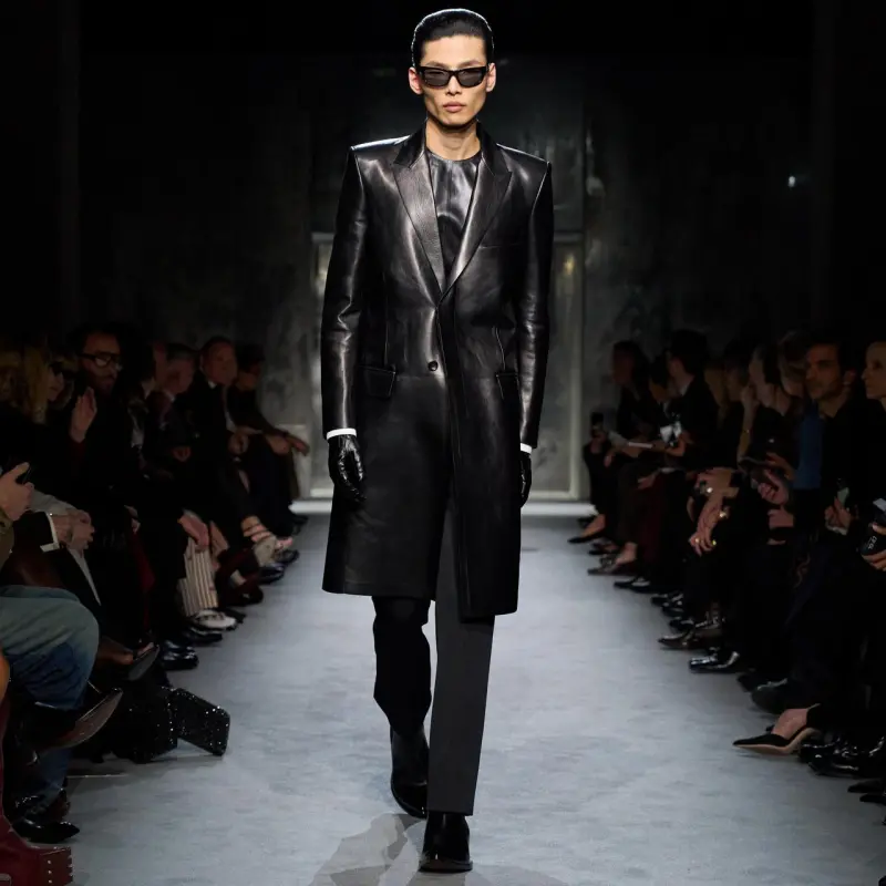 SOFT NAPPA PLONGE CREW NECK BLACK online